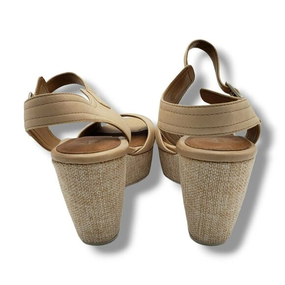 Clarks Artisan Nadene Lola Wedge Sandals Womens 11 Beige Leather - Picture 6 of 9